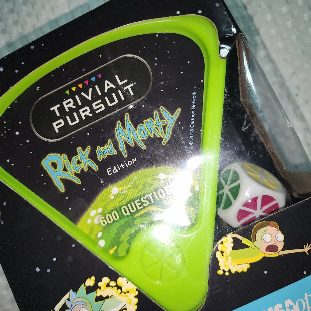TRIVIAL PURSUIT NWT RICK and MORTY GREEN WEDGE GAME